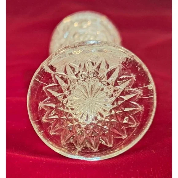 Vintage Pressed Glass Cordial Glasses Set of 4 Clear Diamond Starburst Pattern - Picture 2 of 4